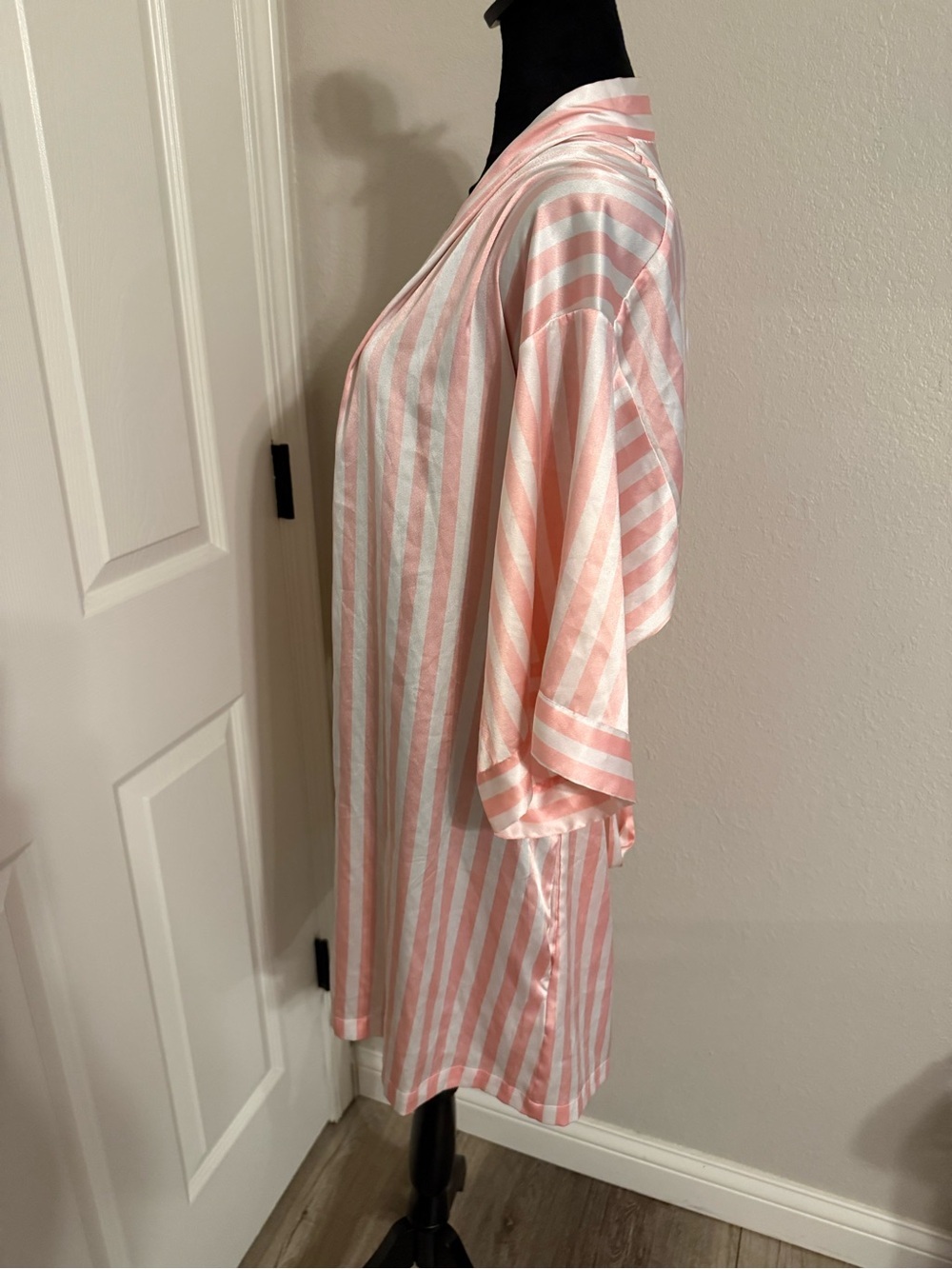 Victoria's Secret Pink and White Satin Striped Kimono - Picture 4 of 5